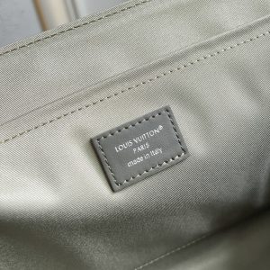 Louis Vuitton Messenger Bag M28629