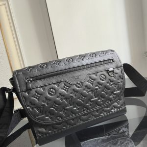 Louis Vuitton Messenger Bag M28781 in Black