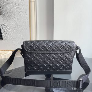 Louis Vuitton Messenger Bag M28781 in Black