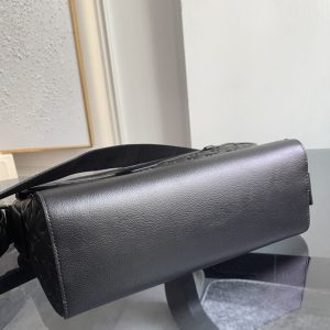 Louis Vuitton Messenger Bag M28781 in Black