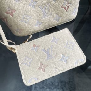 Louis Vuitton Shoulder Bag M25673