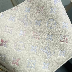 Louis Vuitton Shoulder Bag M25673