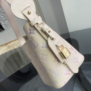 Louis Vuitton Shoulder Bag M25673