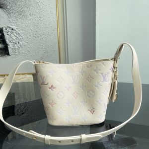 Louis Vuitton Shoulder Bag M25673