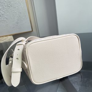 Louis Vuitton Shoulder Bag M25673