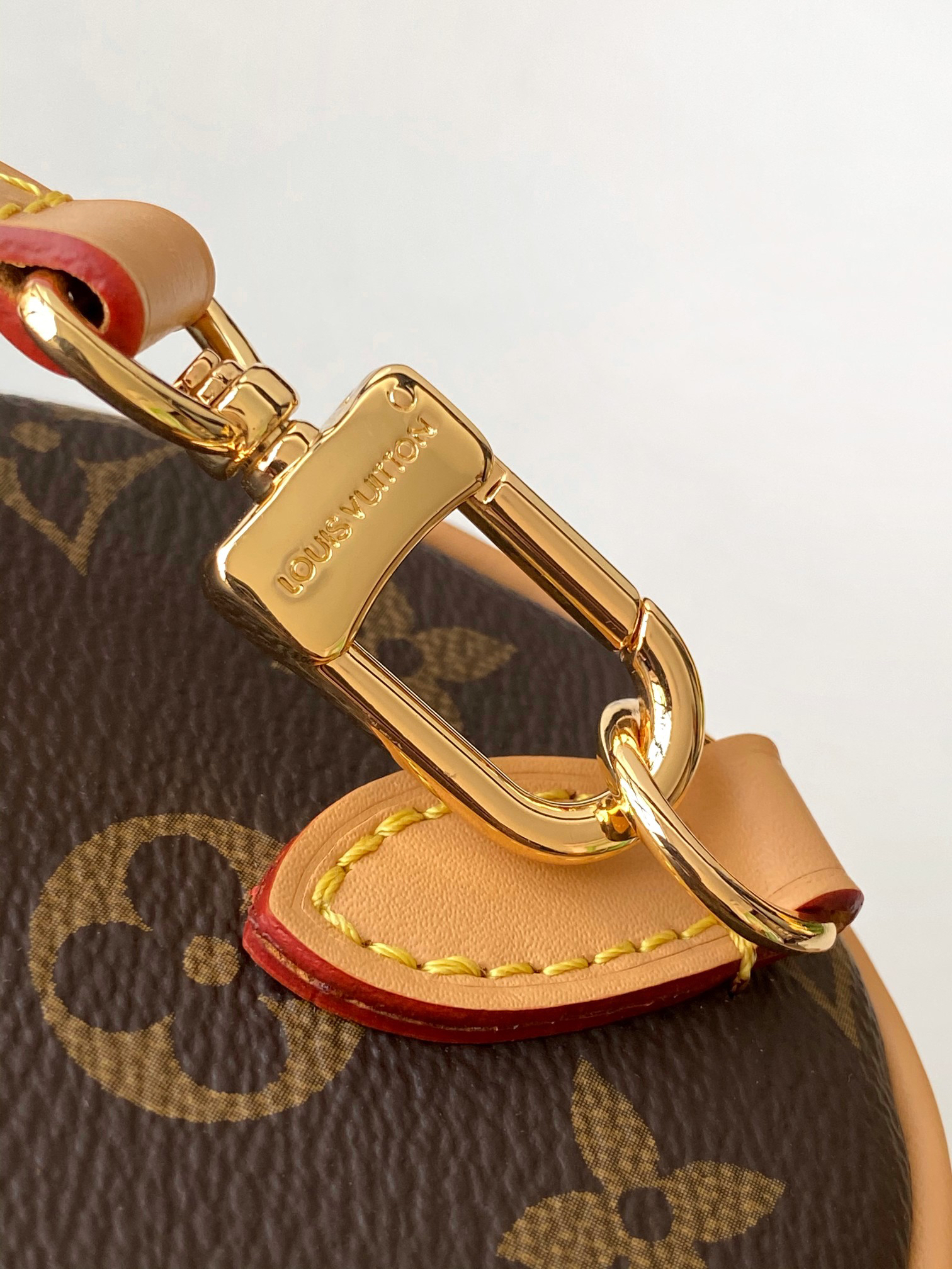 Louis Vuitton Handbag M81086