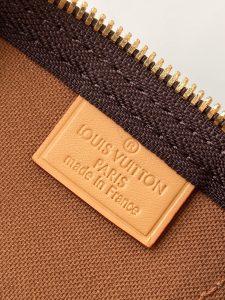 Louis Vuitton Handbag M81086