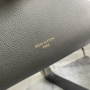 Louis Vuitton Handbag M29195 in Black