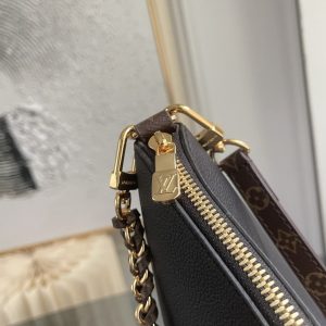 Louis Vuitton Handbag M29195 in Black