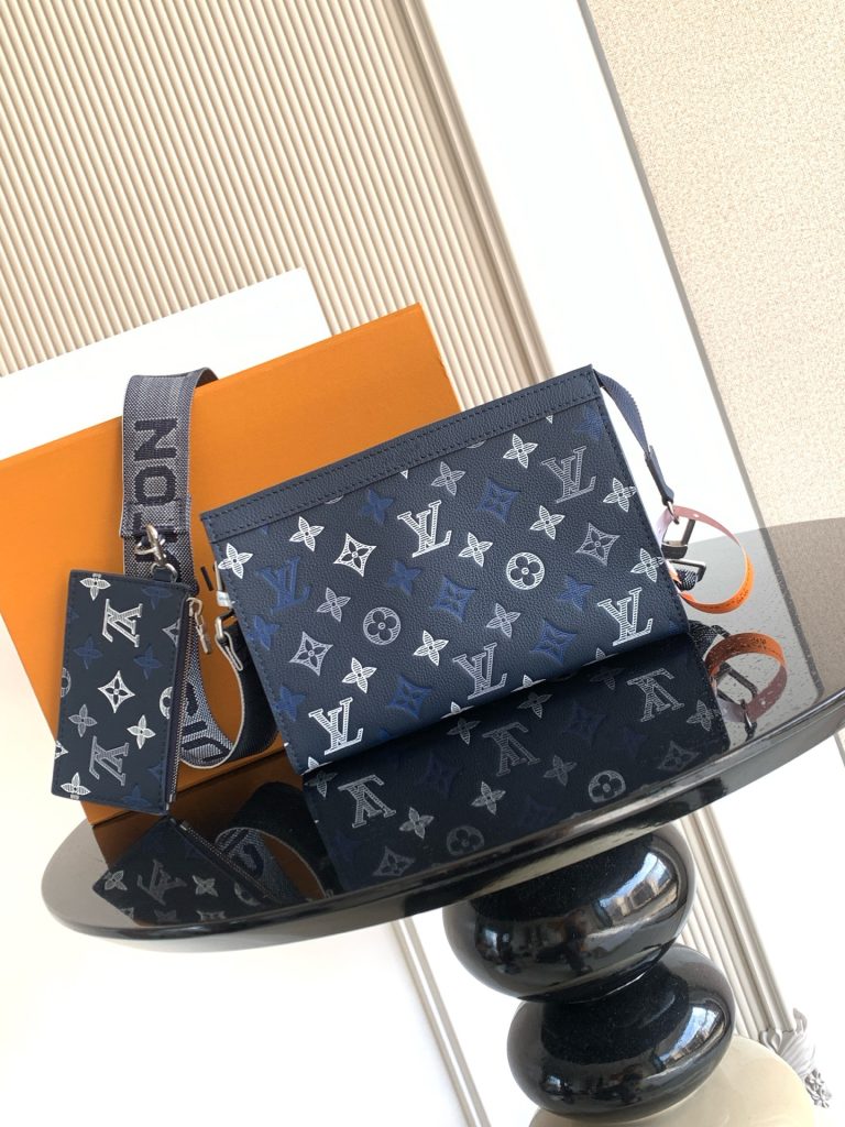 Louis Vuitton Handbag M28818
