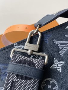 Louis Vuitton Handbag M28818