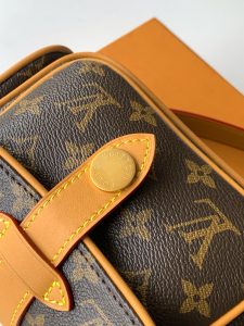 Louis Vuitton Handbag P600