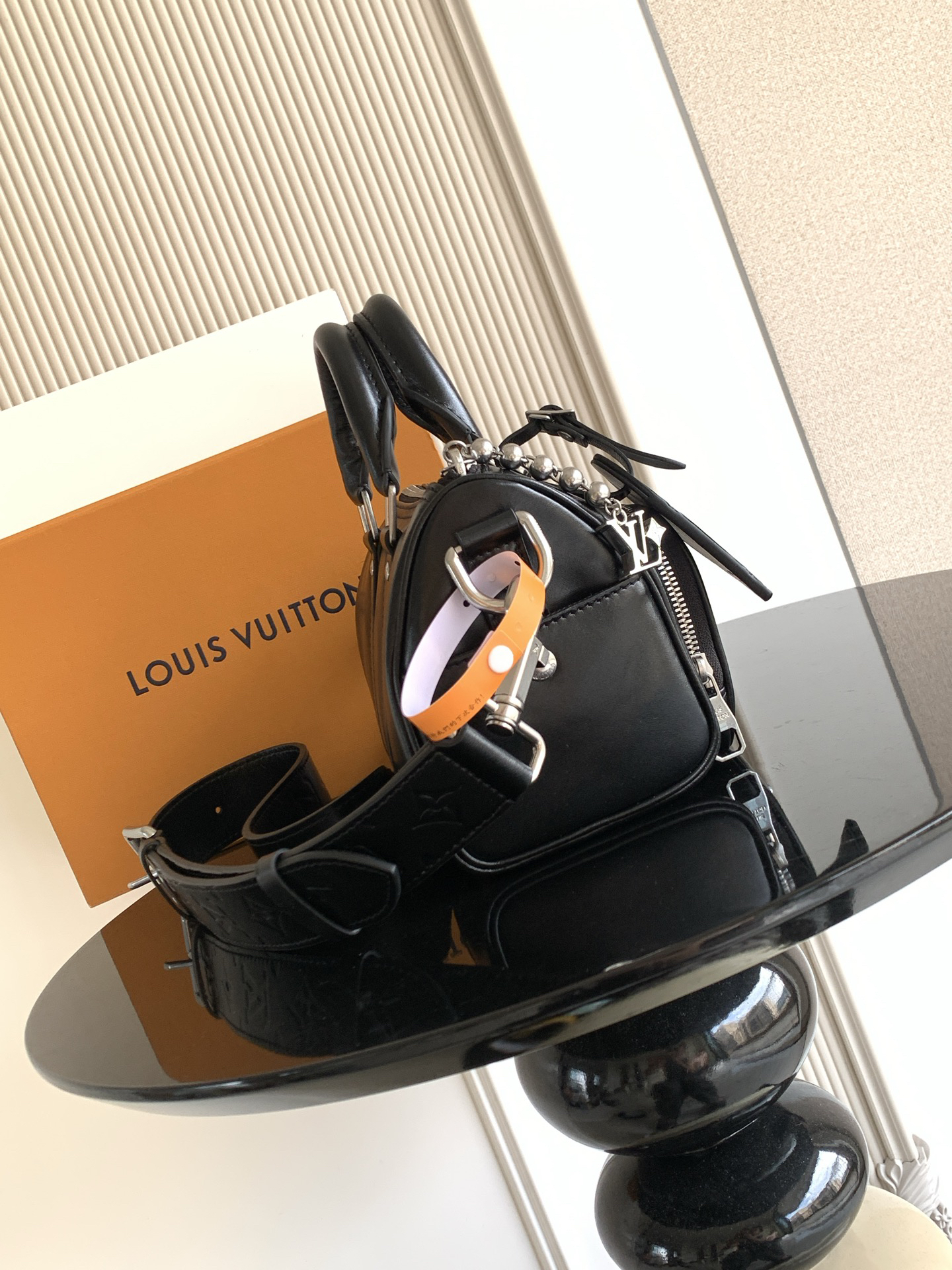 Louis Vuitton Handbag M13988