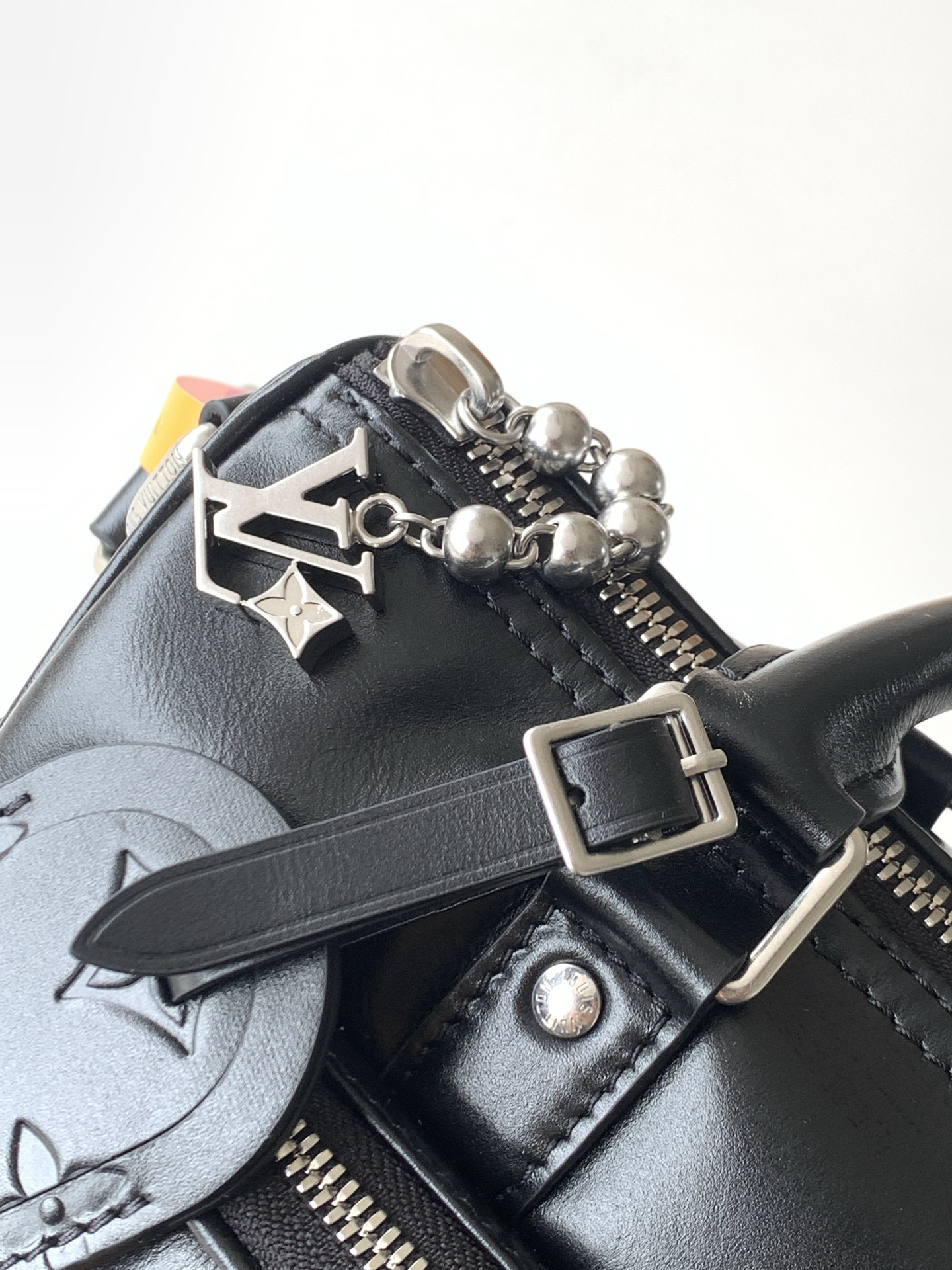 Louis Vuitton Handbag M13988