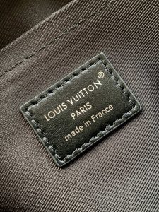 Louis Vuitton Handbag M13988