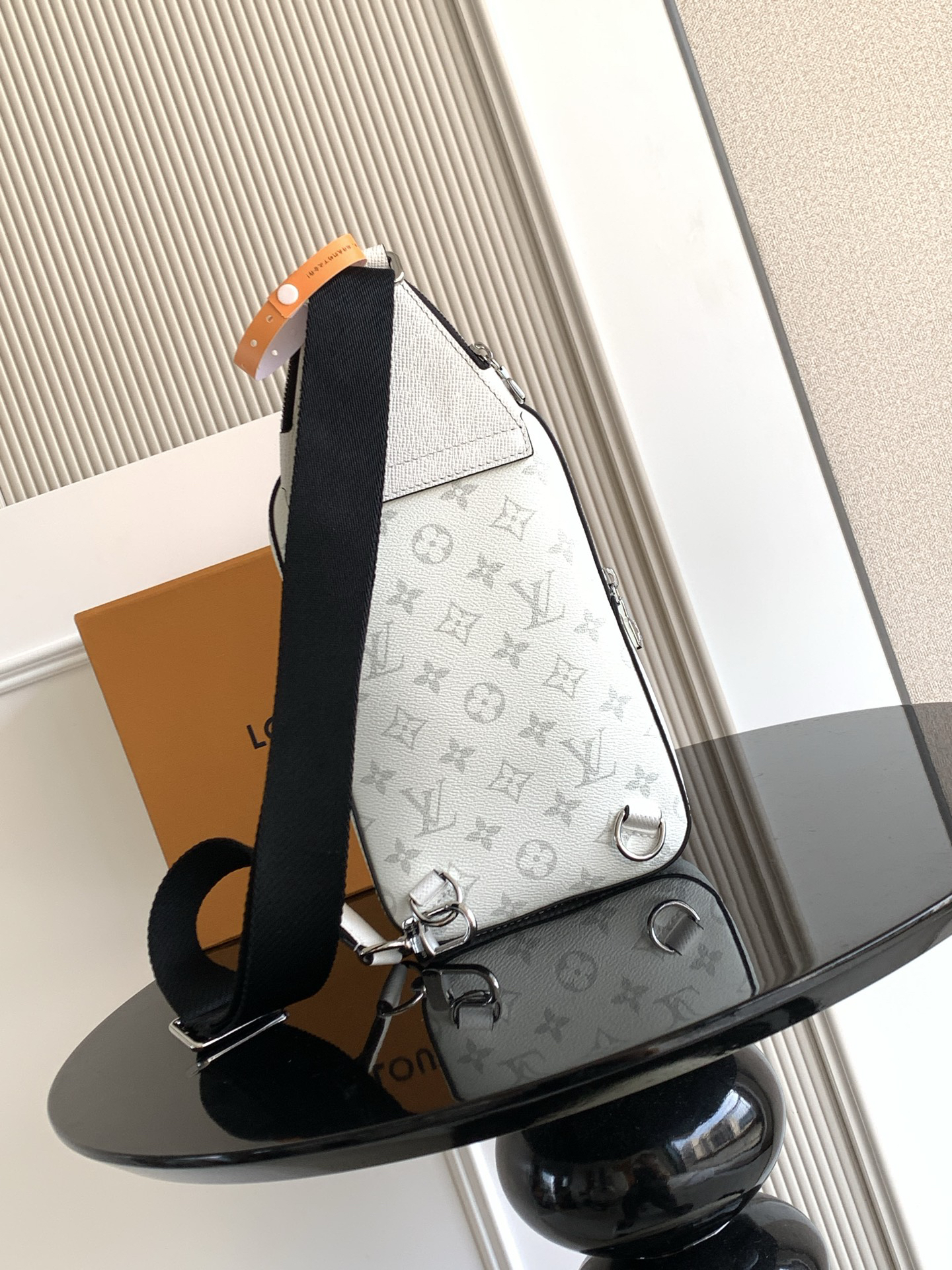Louis Vuitton Handbag P600