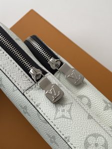 Louis Vuitton Handbag P600