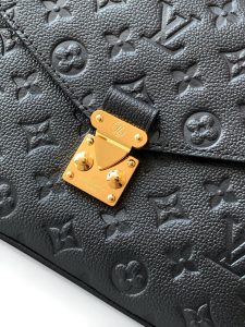 Louis Vuitton Pochette Metis Backpack M44881 in Black