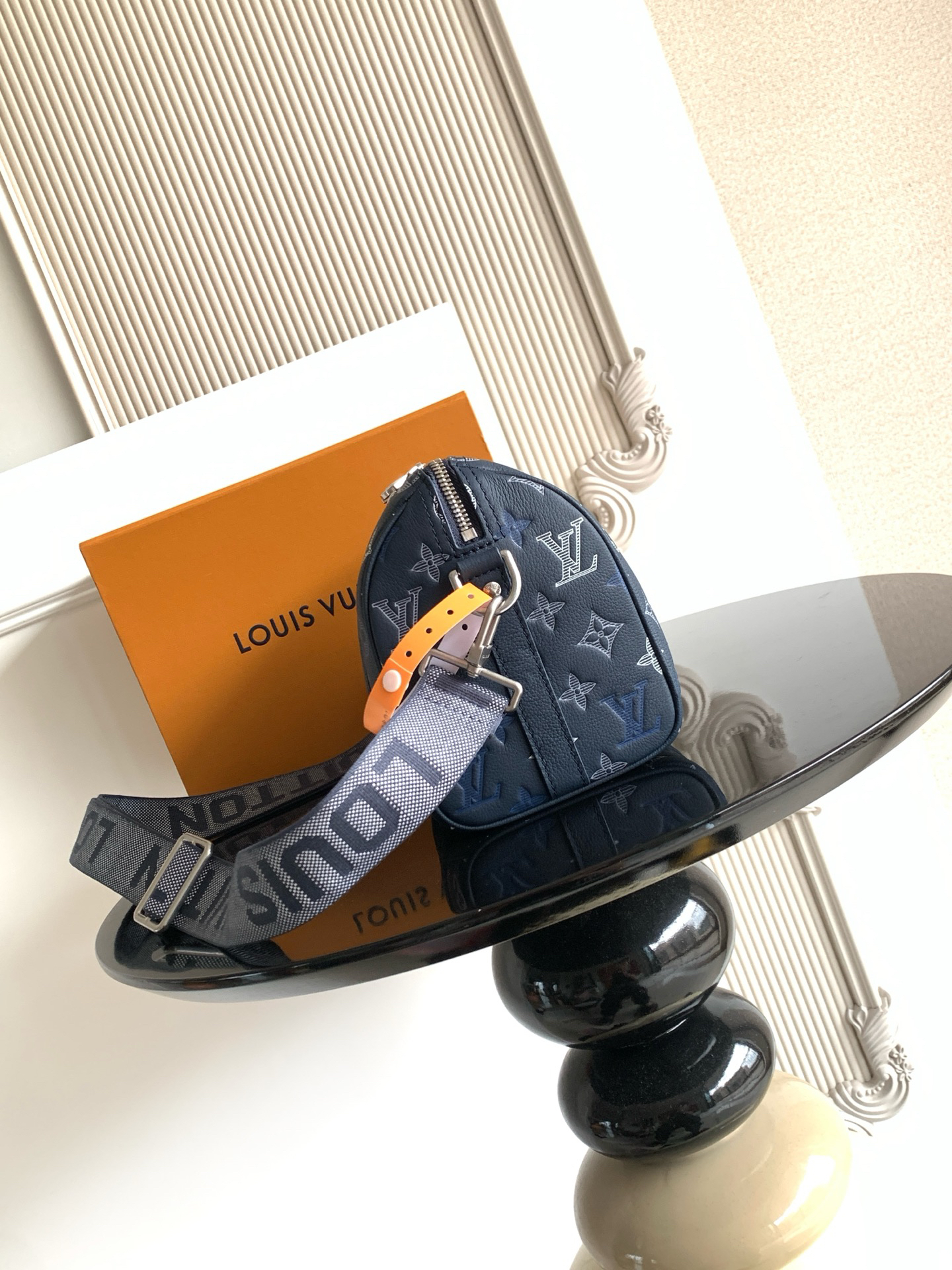 Louis Vuitton Handbag P780