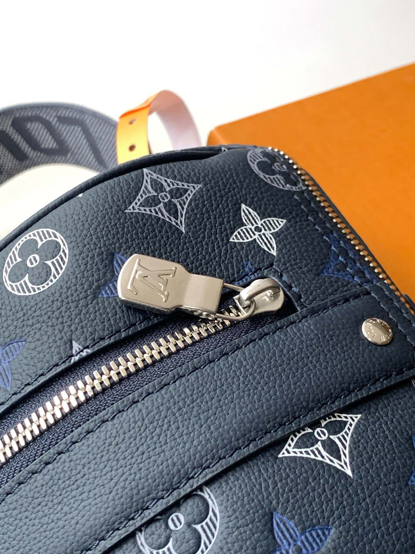 Louis Vuitton Handbag P780