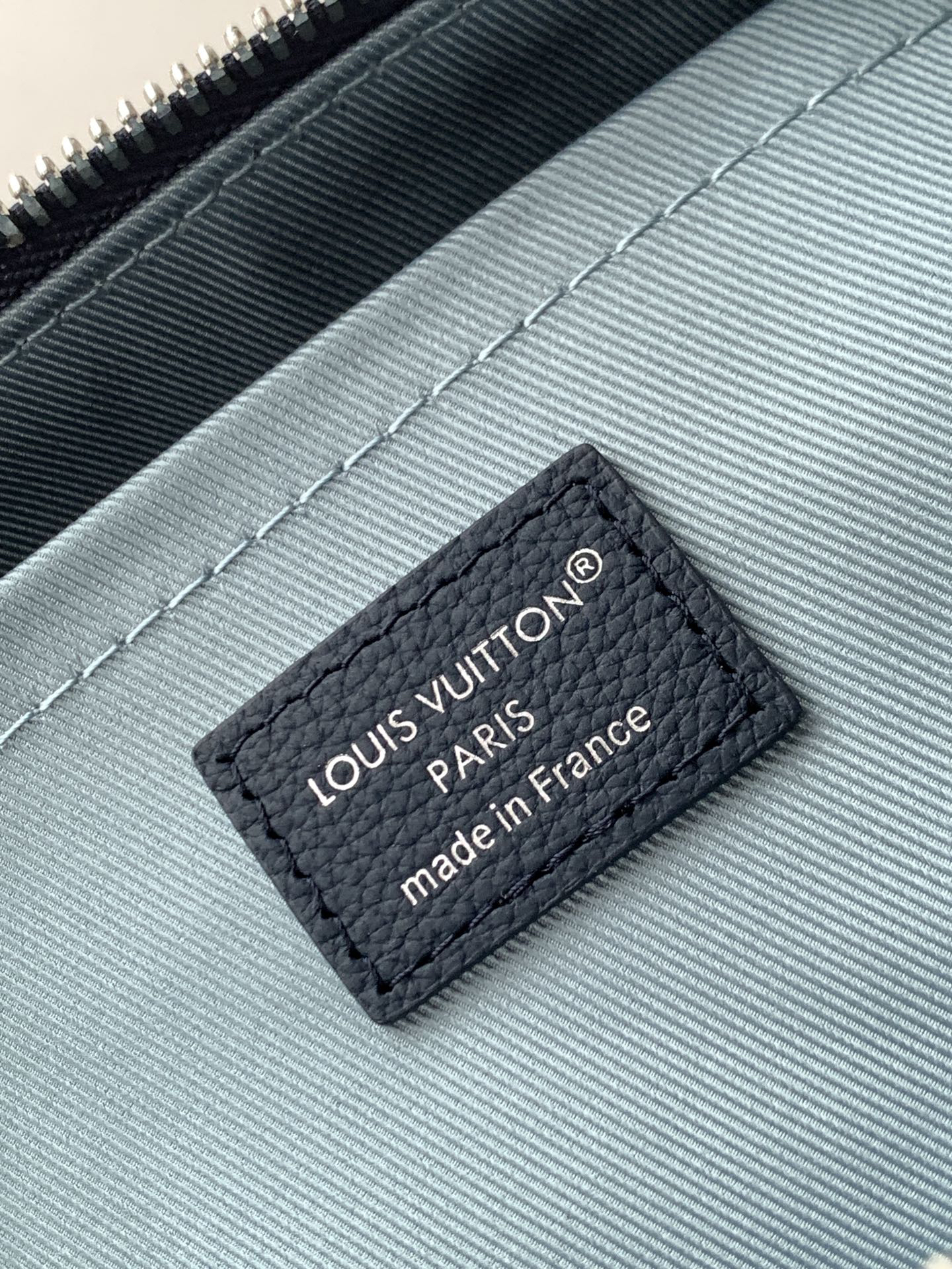 Louis Vuitton Handbag P780