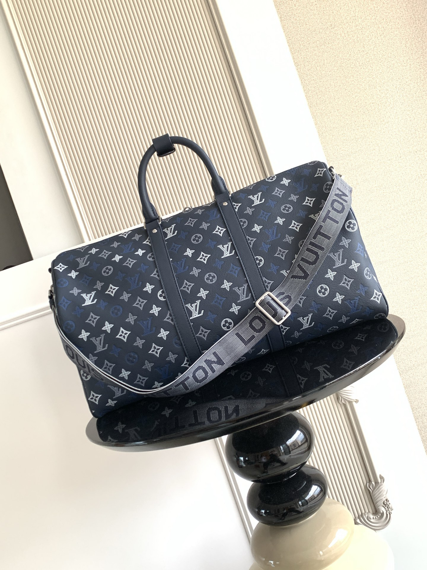 Louis Vuitton Handbag M28836