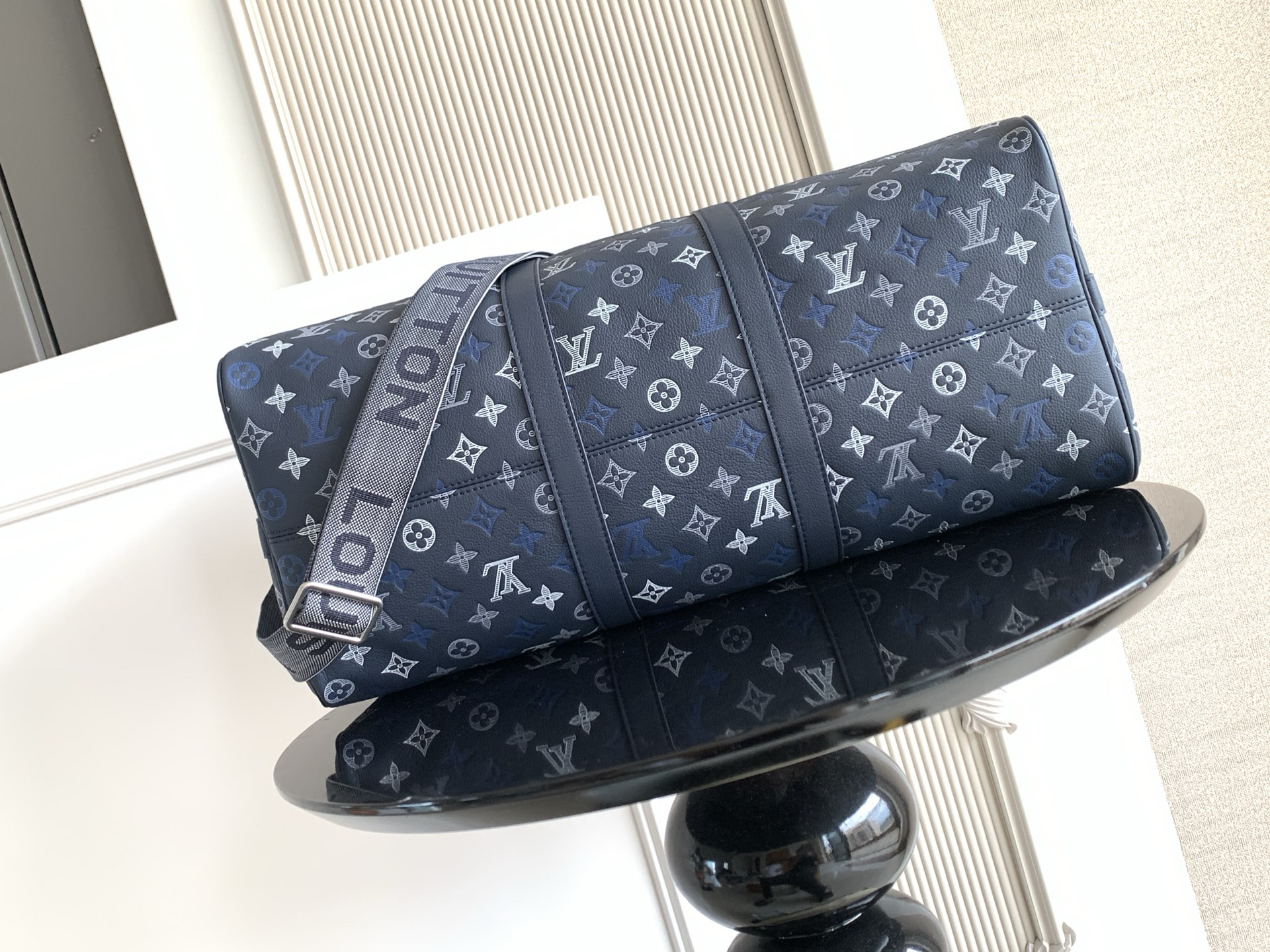 Louis Vuitton Handbag M28836
