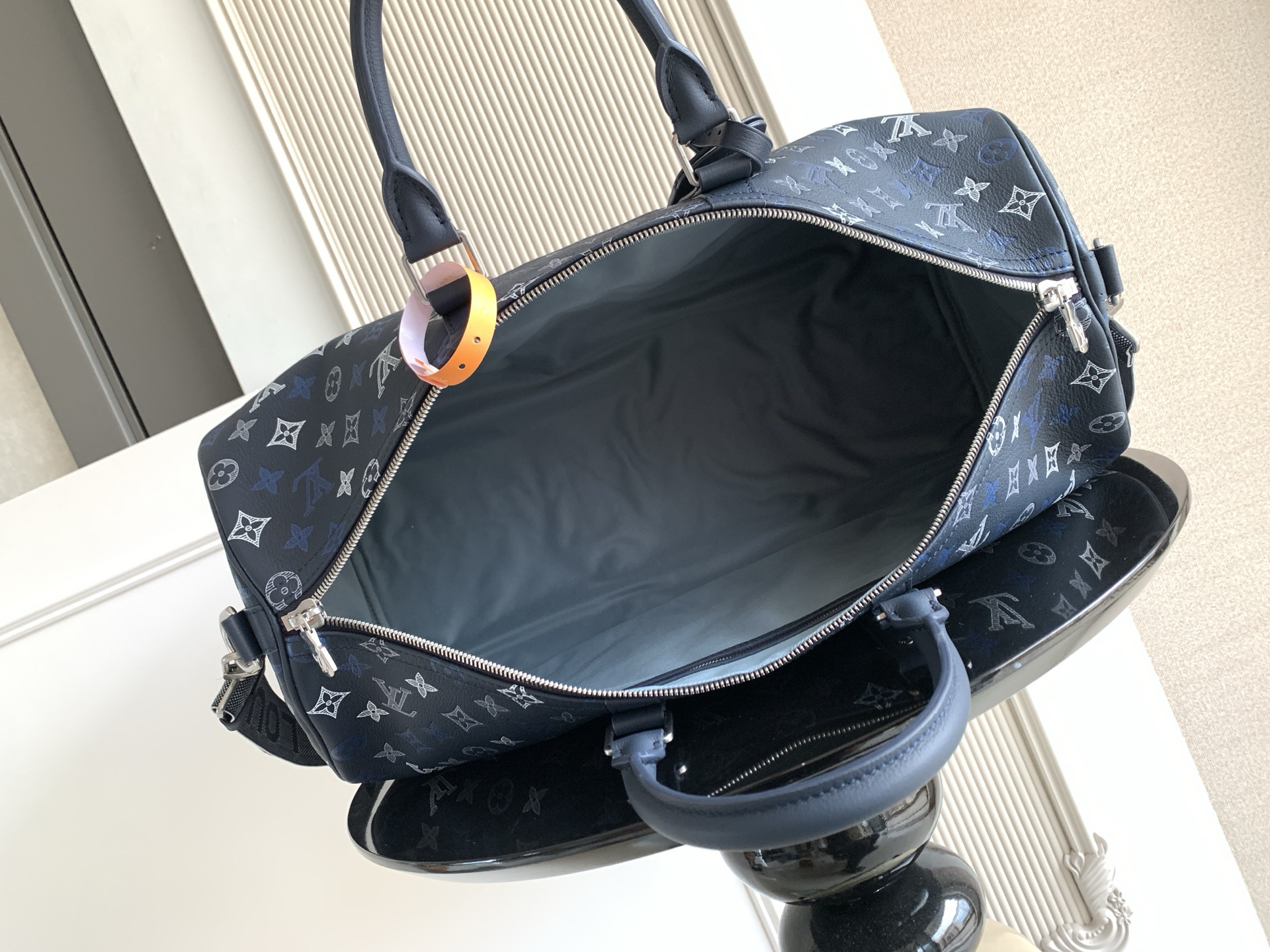Louis Vuitton Handbag M28836