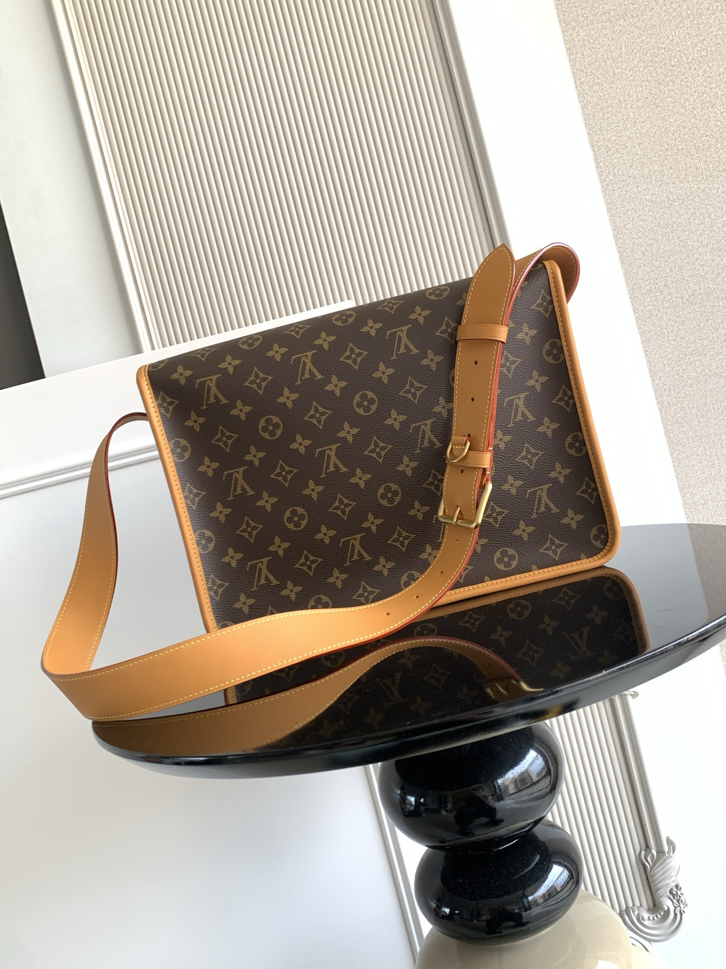 Louis Vuitton Handbag P730