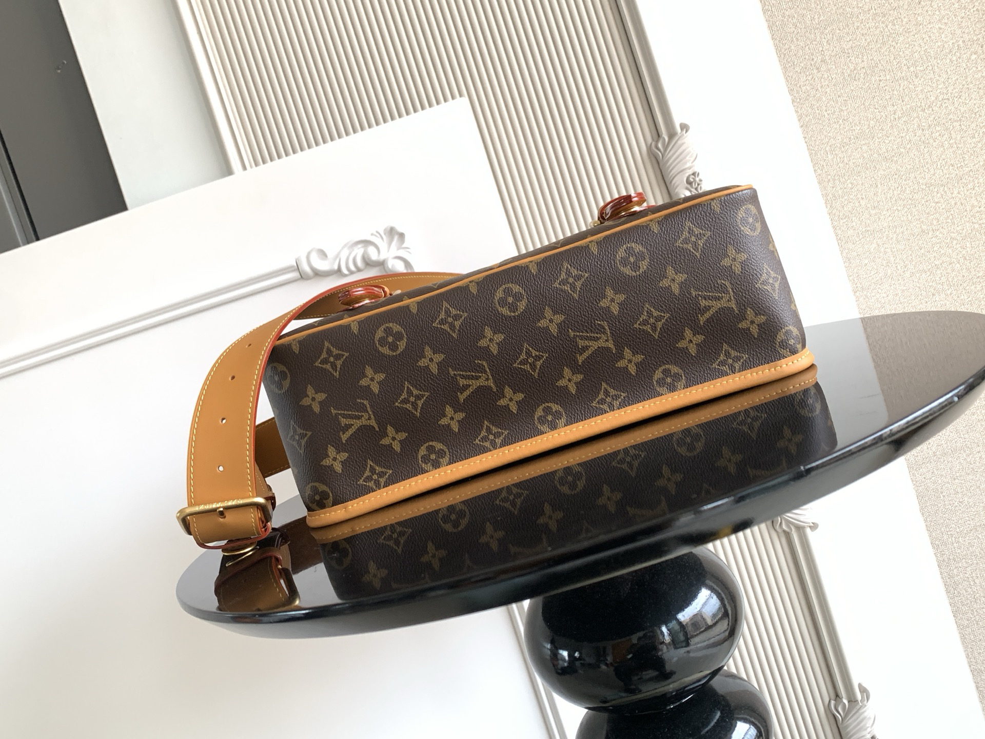 Louis Vuitton Handbag P730