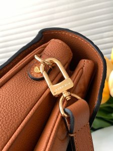 Louis Vuitton Pochette Metis Backpack M44881 in Black