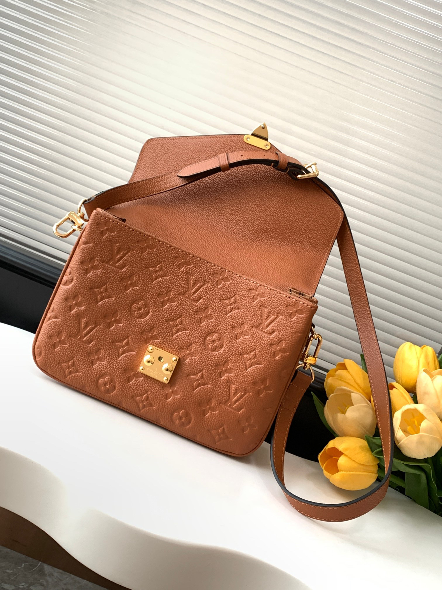Louis Vuitton Pochette Metis Backpack M44881 in Black