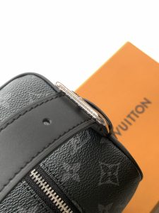 Louis Vuitton Handbag P450