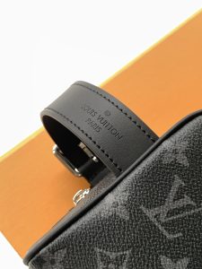 Louis Vuitton Handbag P450