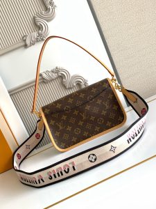 Louis Vuitton Handbag M45985