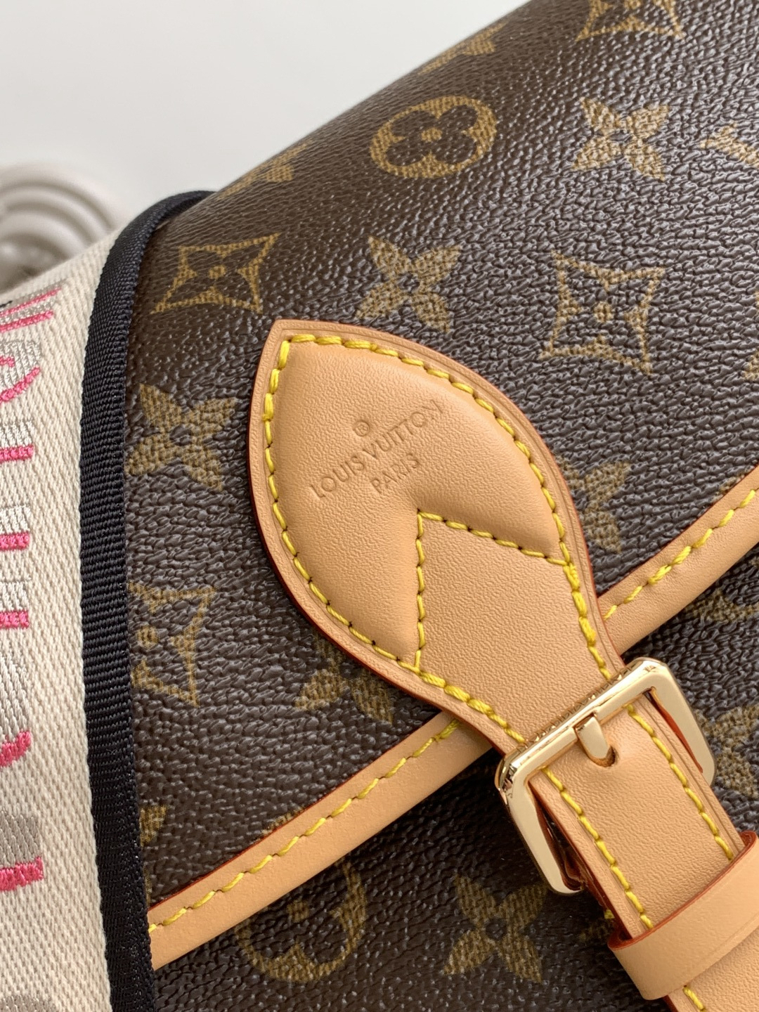 Louis Vuitton Handbag M45985