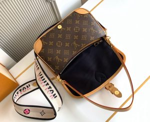 Louis Vuitton Handbag M45985