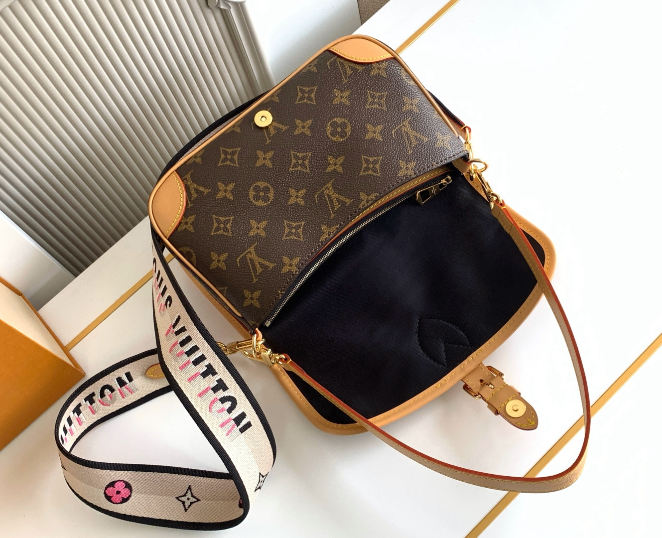 Louis Vuitton Handbag M45985