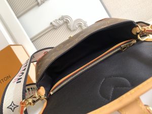 Louis Vuitton Handbag M45985