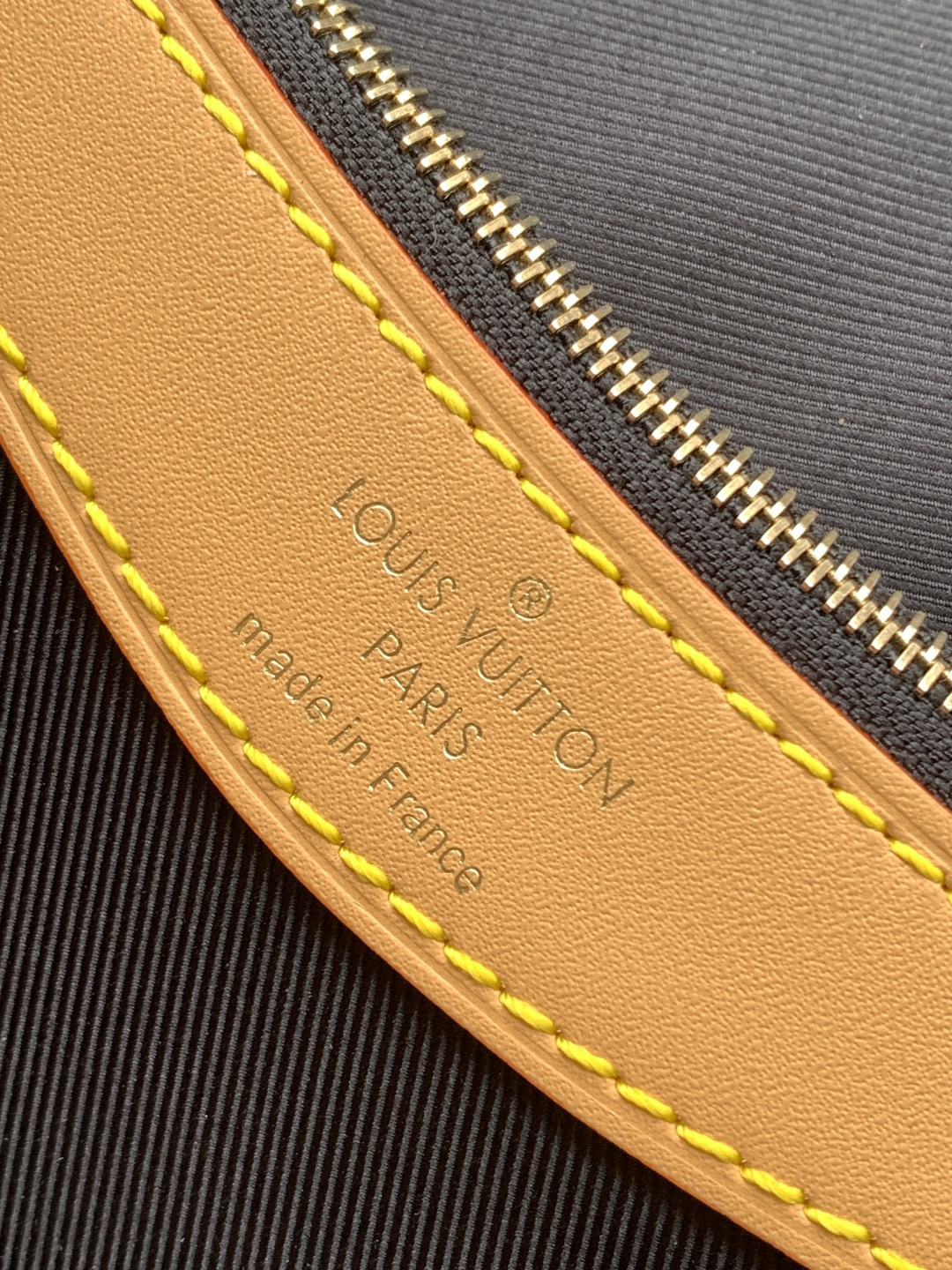 Louis Vuitton Handbag M45985