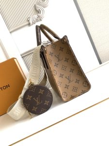 Louis Vuitton Handbag M46373