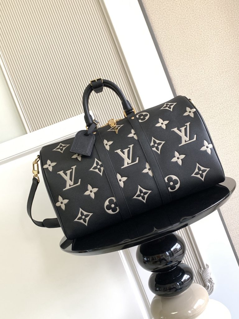 Louis Vuitton Handbag M46670