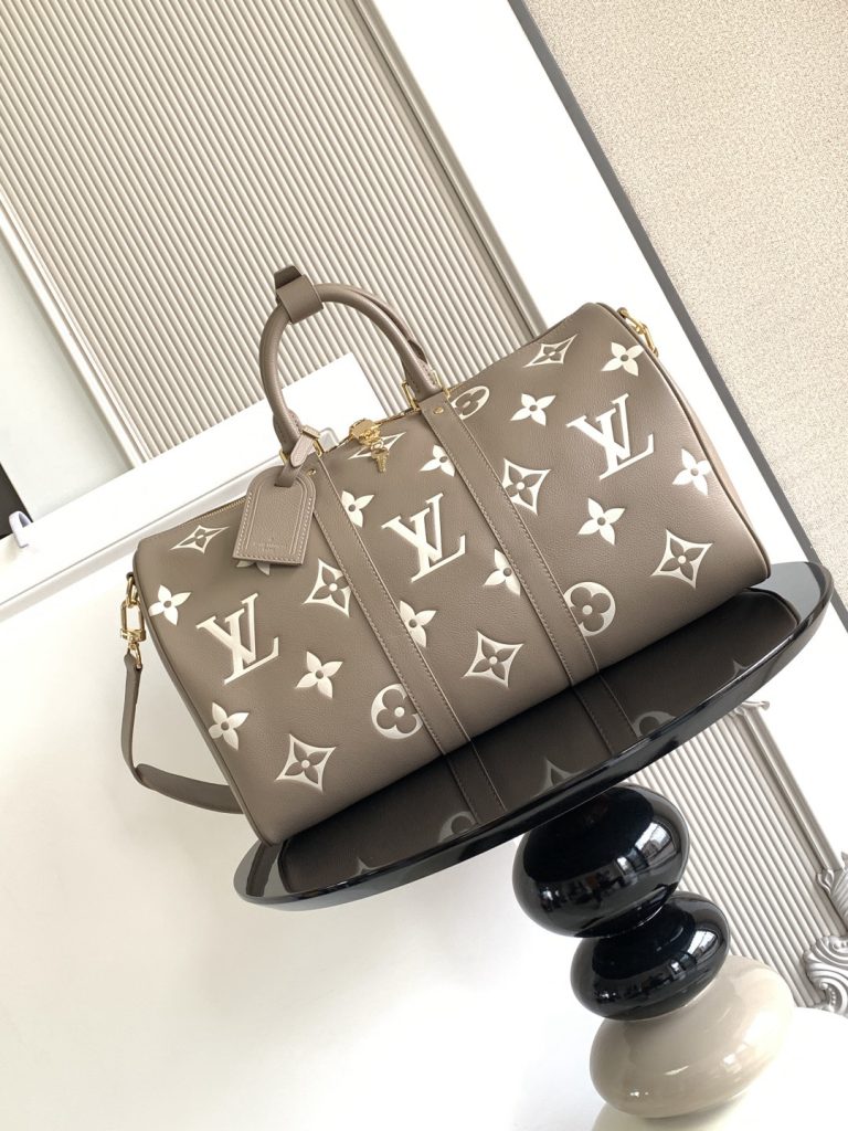 Louis Vuitton Handbag M46670 in Grey