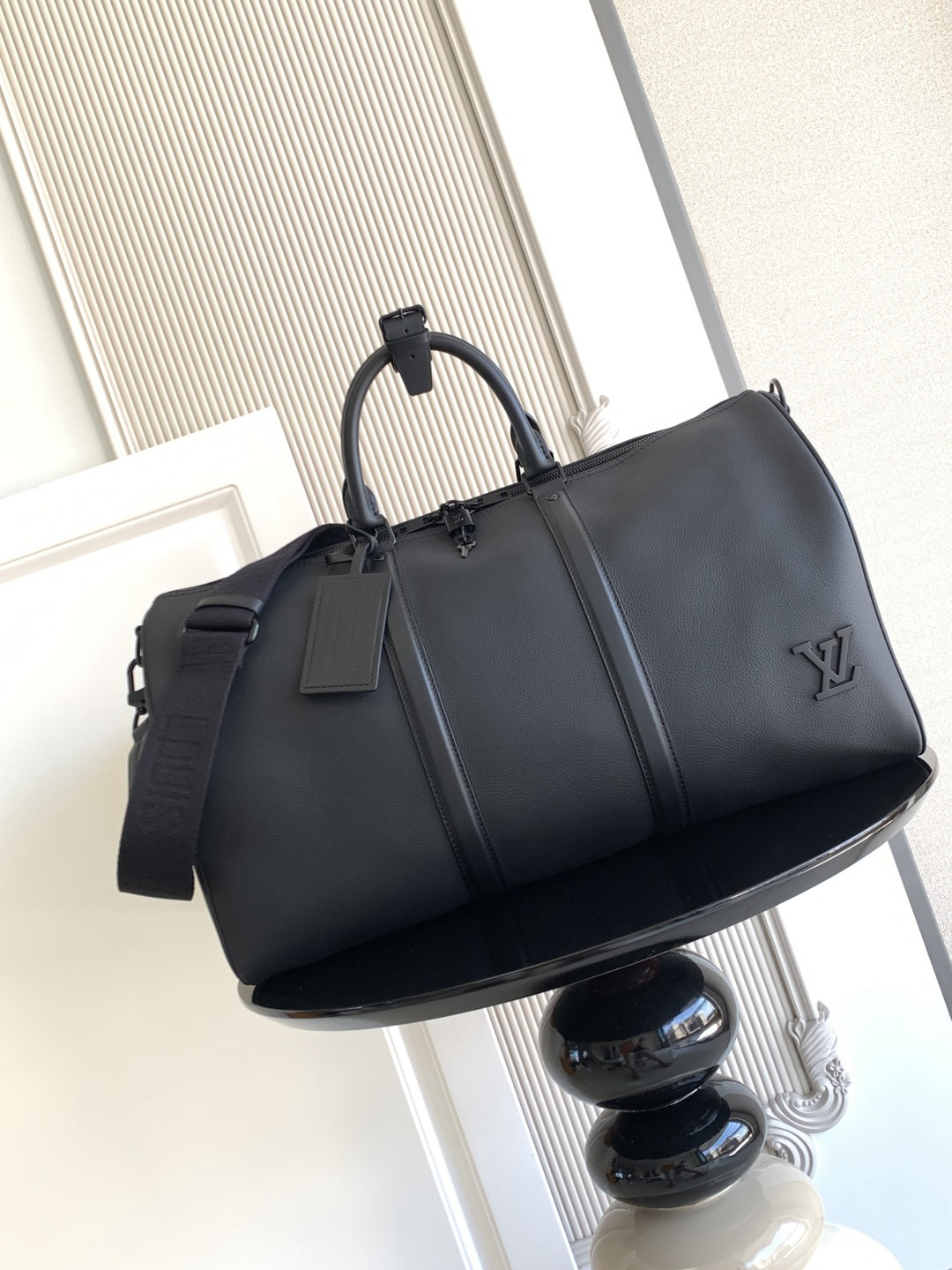 Louis Vuitton Handbag M21420