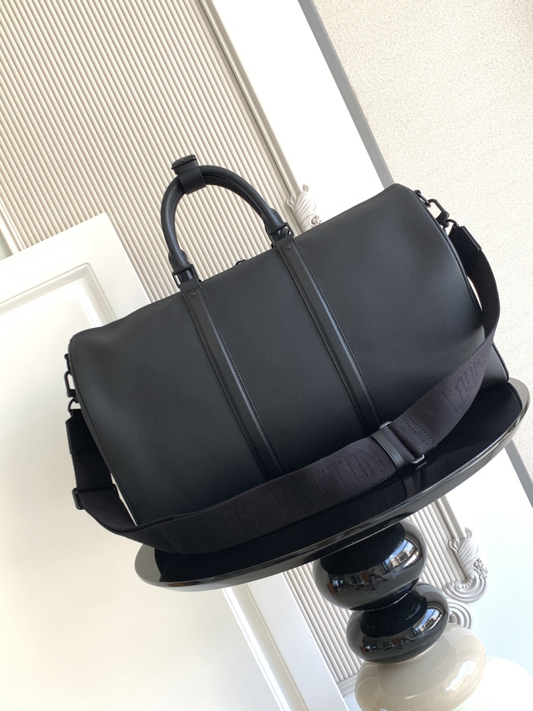Louis Vuitton Handbag M21420