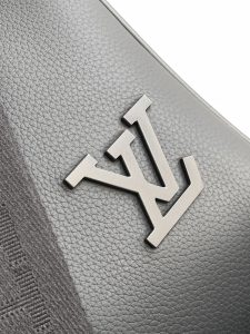 Louis Vuitton Handbag M21420
