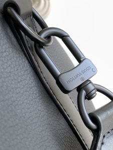 Louis Vuitton Handbag M21420
