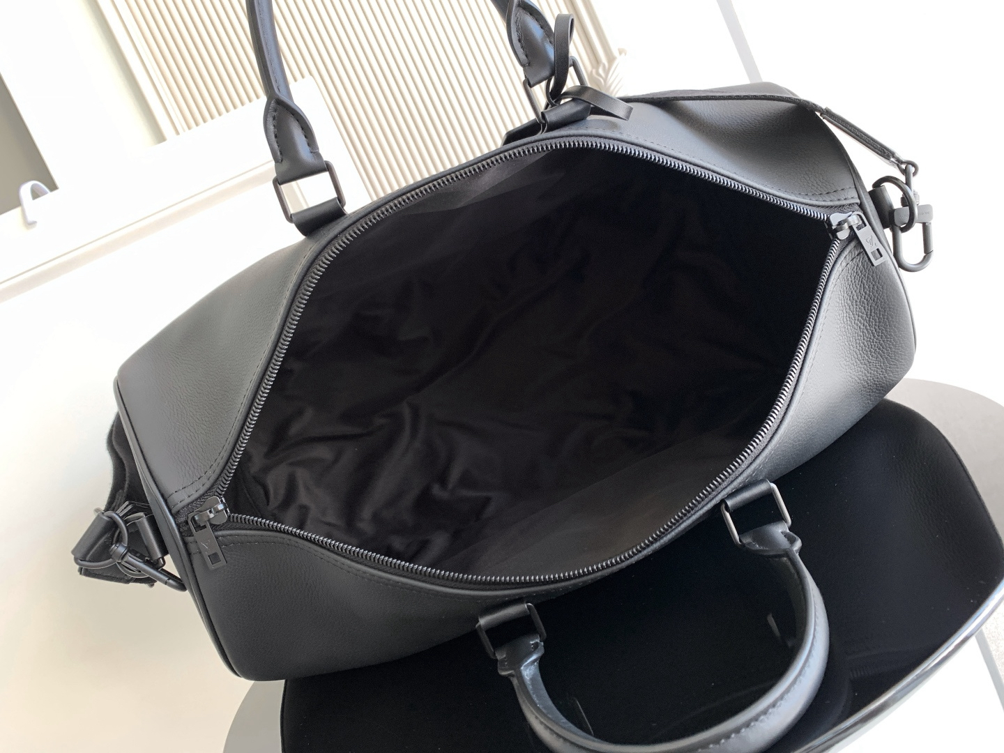 Louis Vuitton Handbag M21420