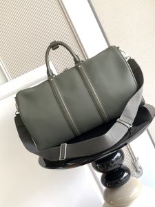 Louis Vuitton Handbag M21536