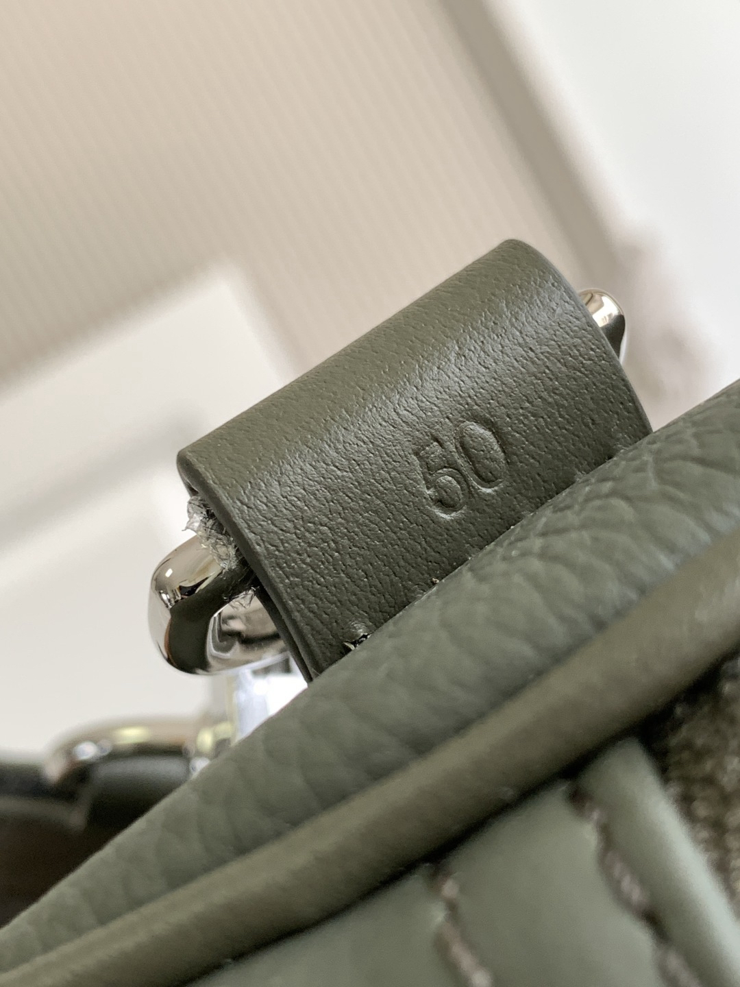 Louis Vuitton Handbag M21536